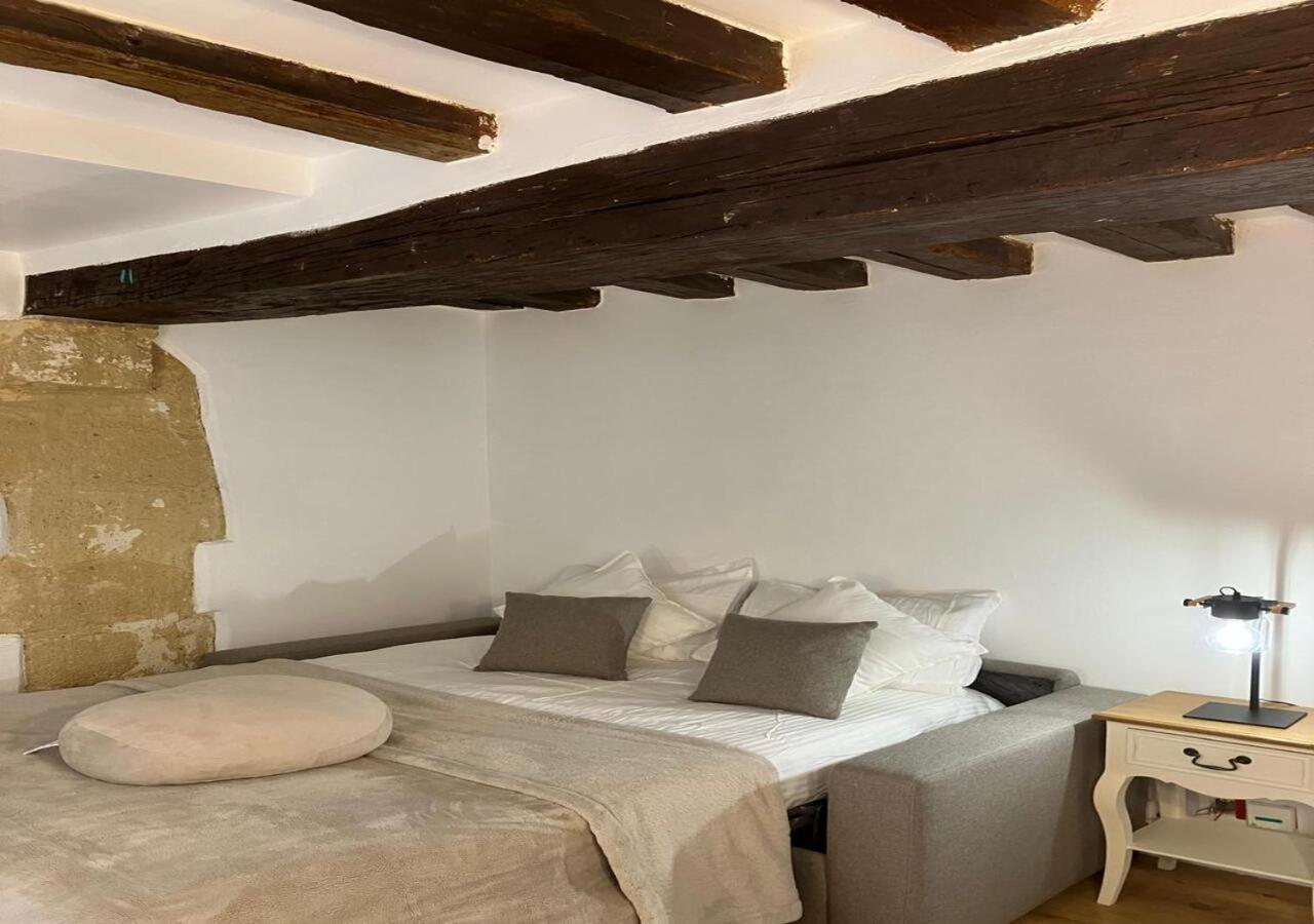 Elegant Retreat By Le Marais Parijs